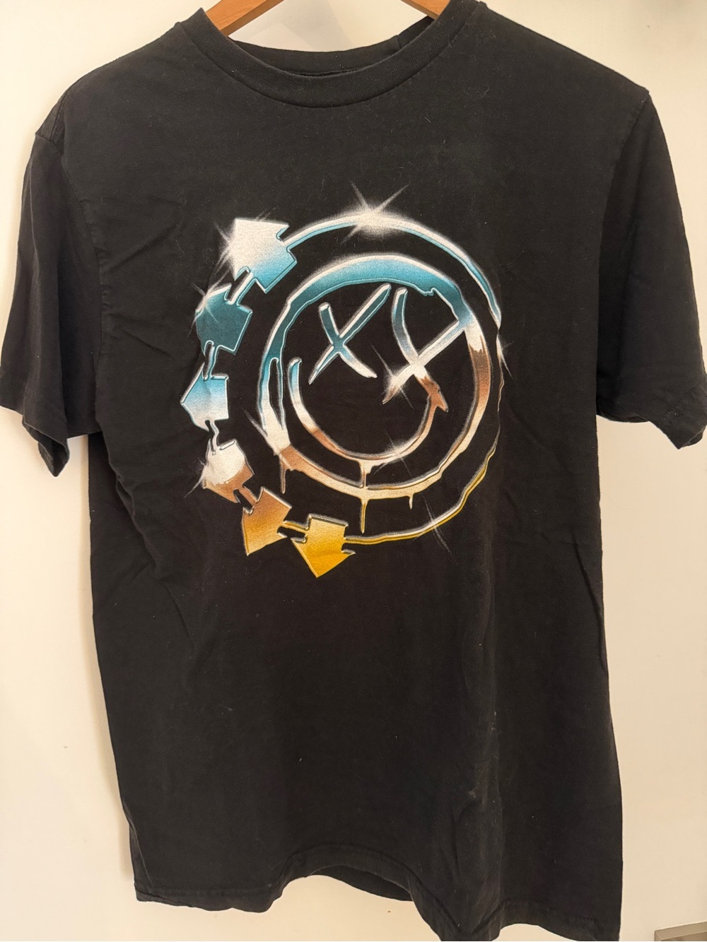 RARE blink-182 Chrome 6-Arrow Smiley Logo Tee